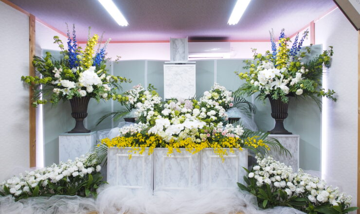 一般葬の花祭壇